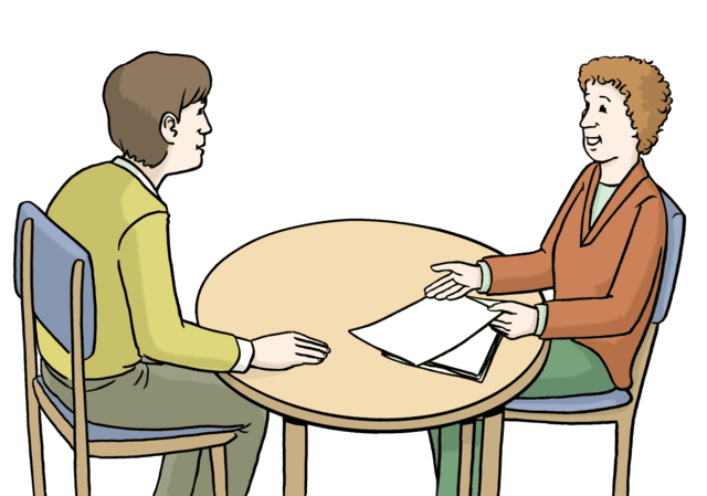 Zwei Personen sitzen am Tisch auf dem Tisch liegen zwei Blätter